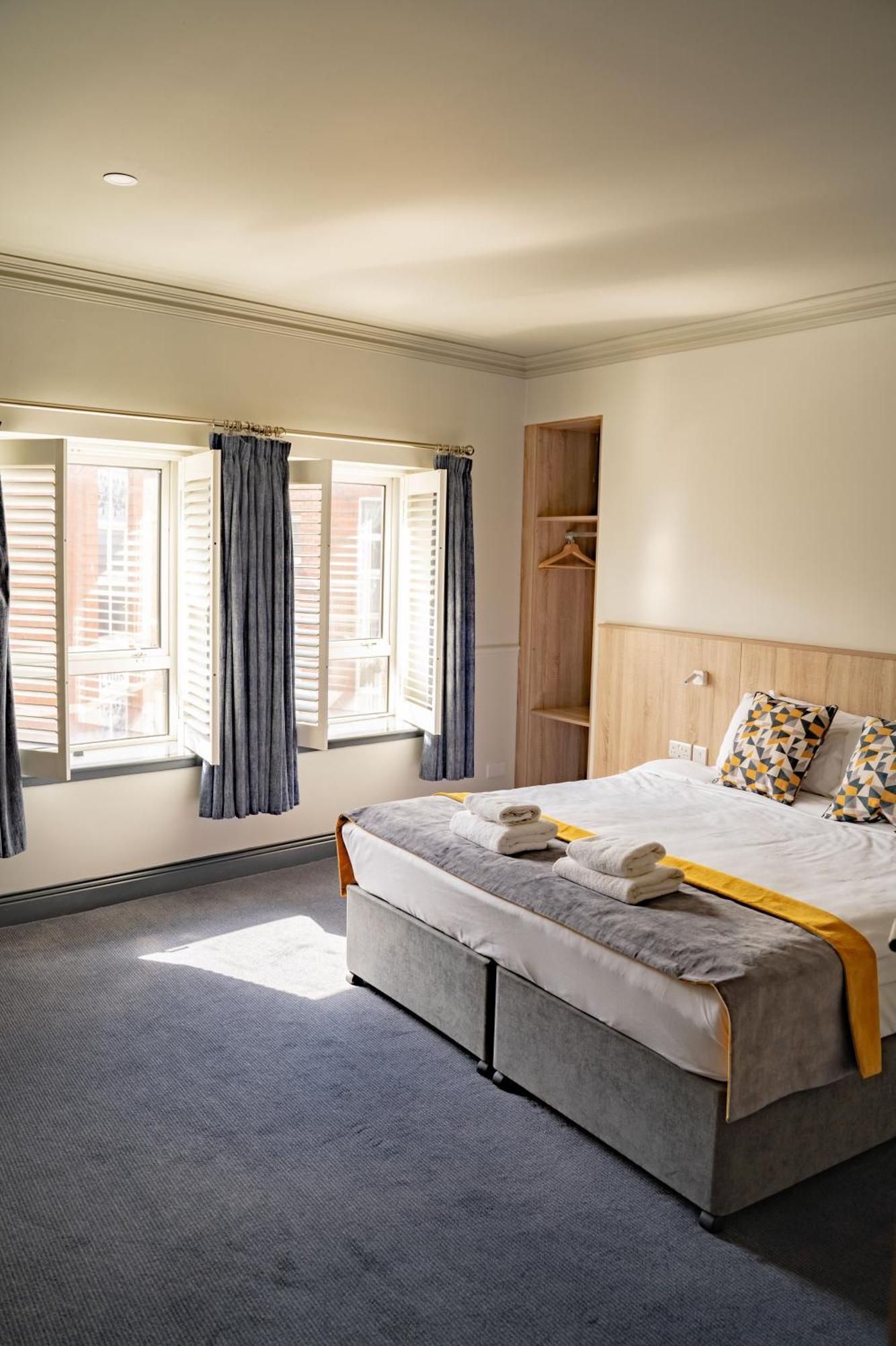 ホテル The Old Quarter Townhouse Limerick Junction エクステリア 写真