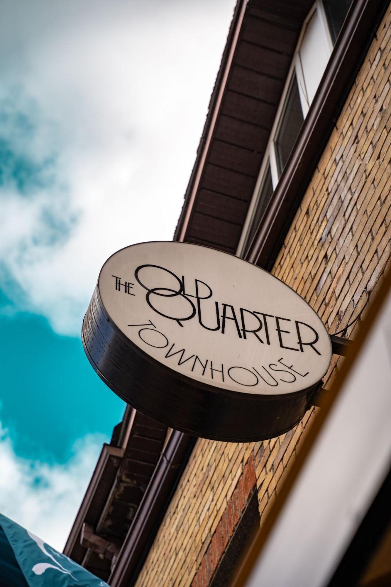 ホテル The Old Quarter Townhouse Limerick Junction エクステリア 写真