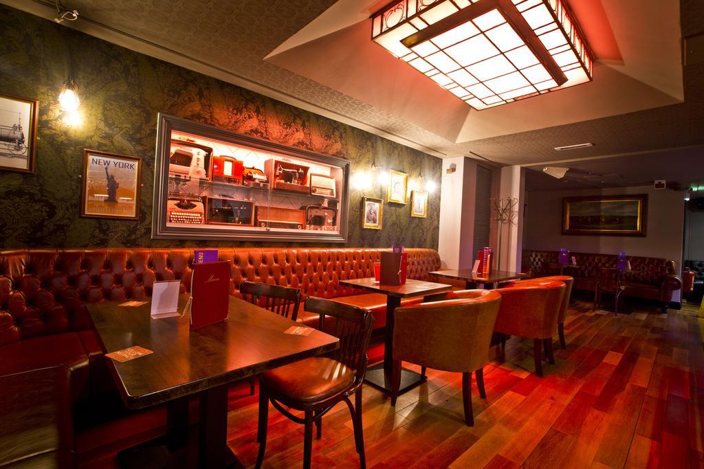 ホテル The Old Quarter Townhouse Limerick Junction エクステリア 写真