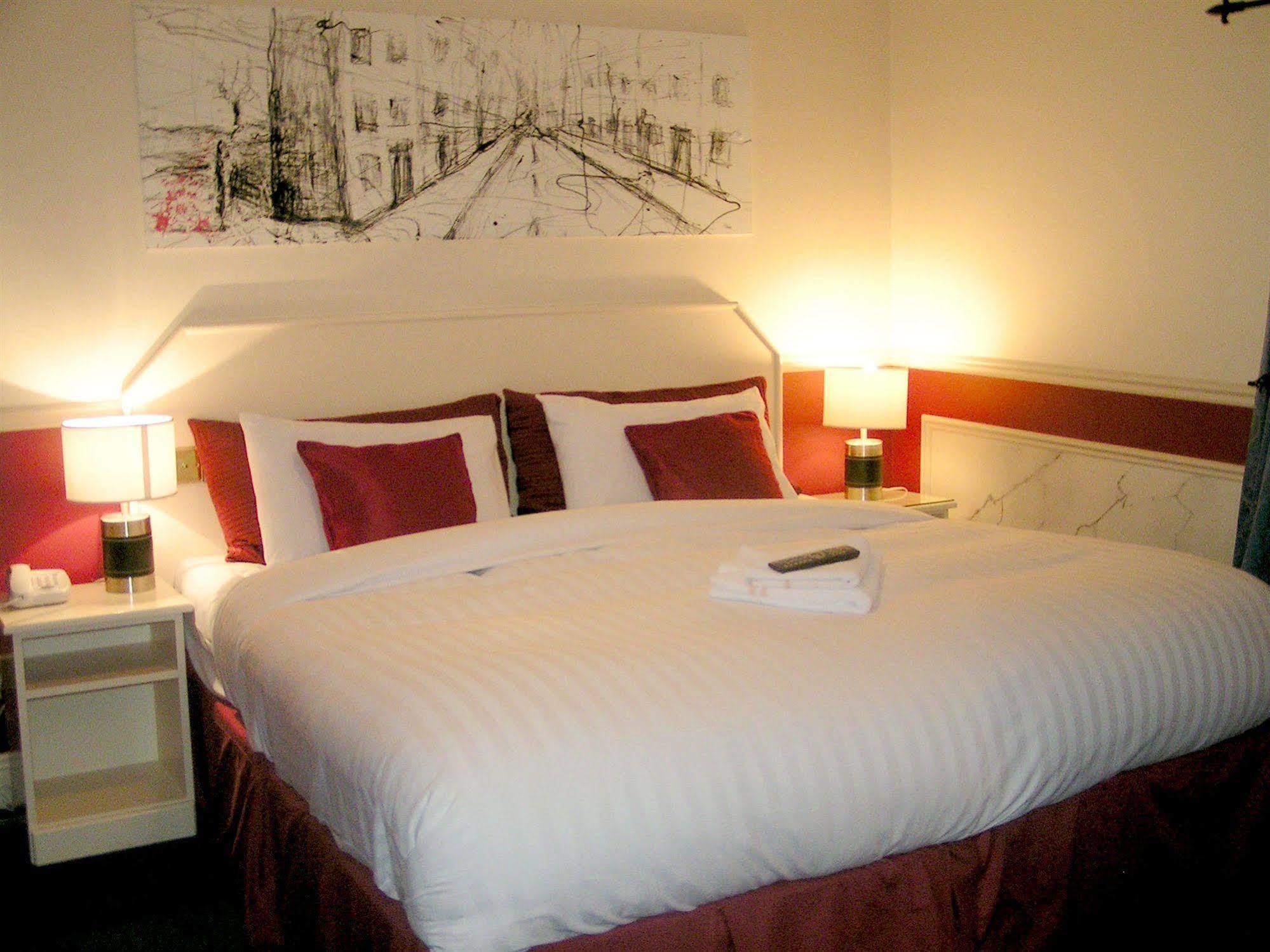 ホテル The Old Quarter Townhouse Limerick Junction エクステリア 写真