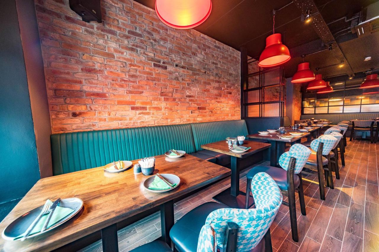 ホテル The Old Quarter Townhouse Limerick Junction エクステリア 写真